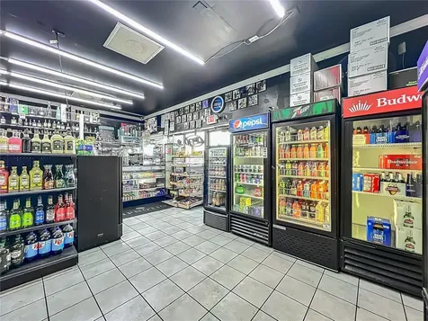 4898 Edgewater Drive Orlando FL 32804