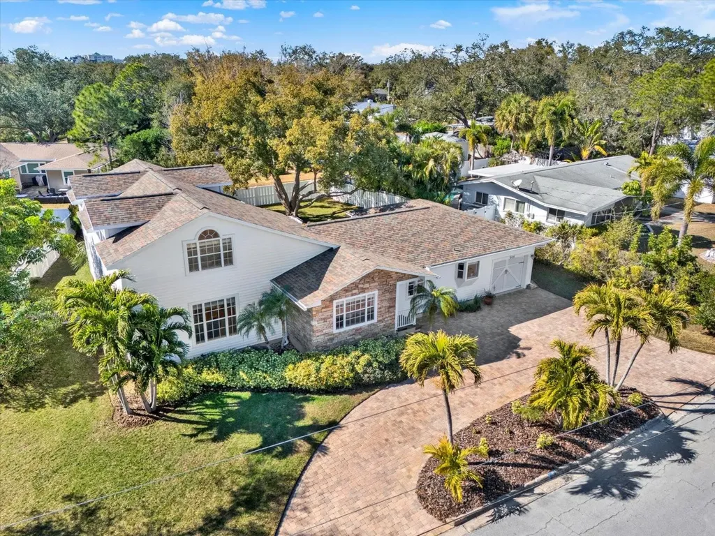 504 Fairview Road Belleair FL 33756