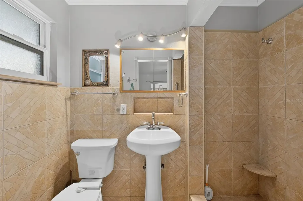 3946 Omega Circle Sarasota FL 34235