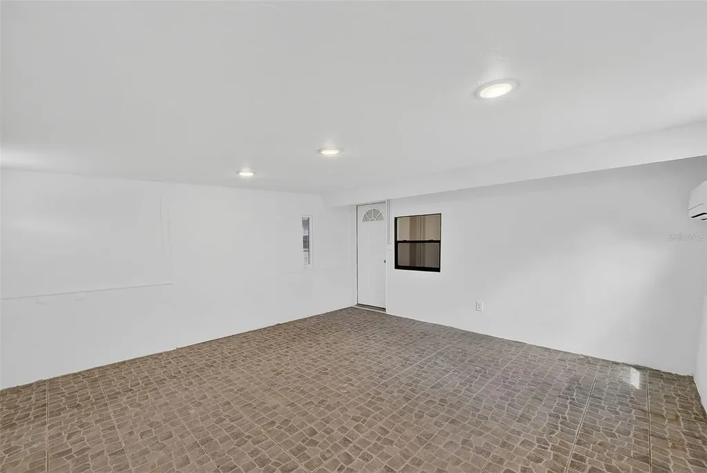3946 Omega Circle Sarasota FL 34235
