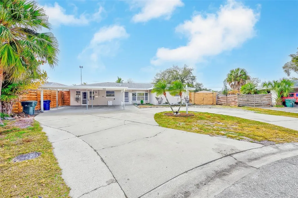 3946 Omega Circle Sarasota FL 34235