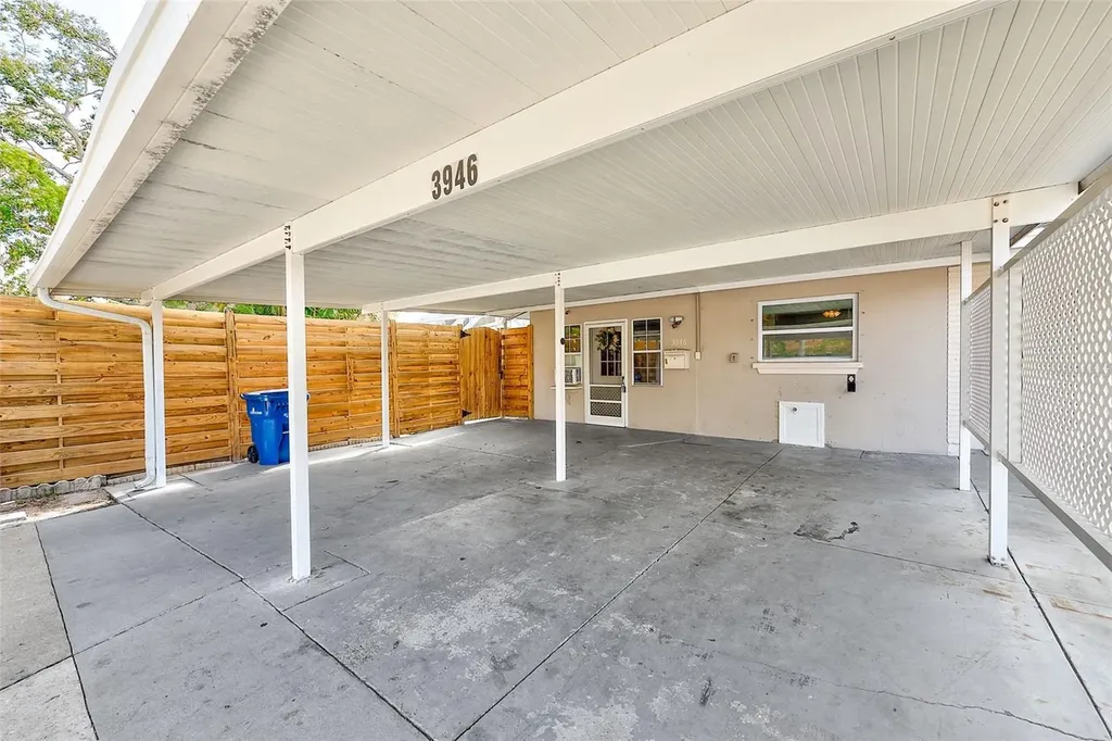 3946 Omega Circle Sarasota FL 34235