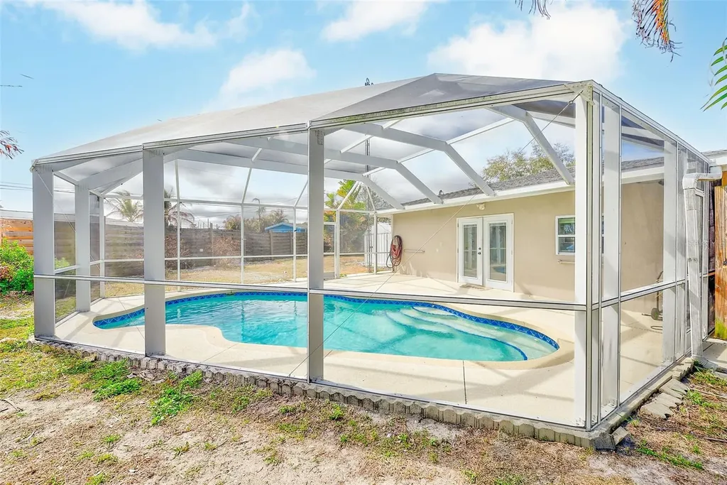 3946 Omega Circle Sarasota FL 34235