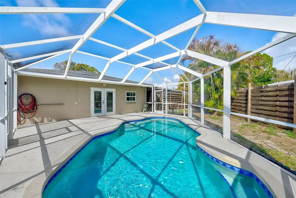 3946 Omega Circle Sarasota FL 34235