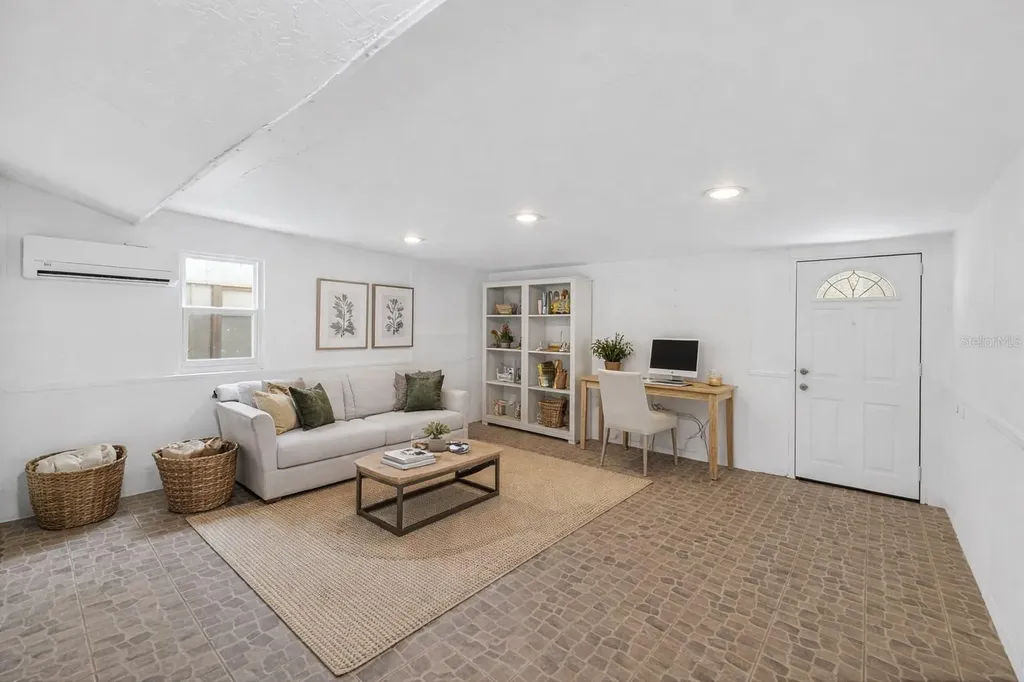 3946 Omega Circle Sarasota FL 34235