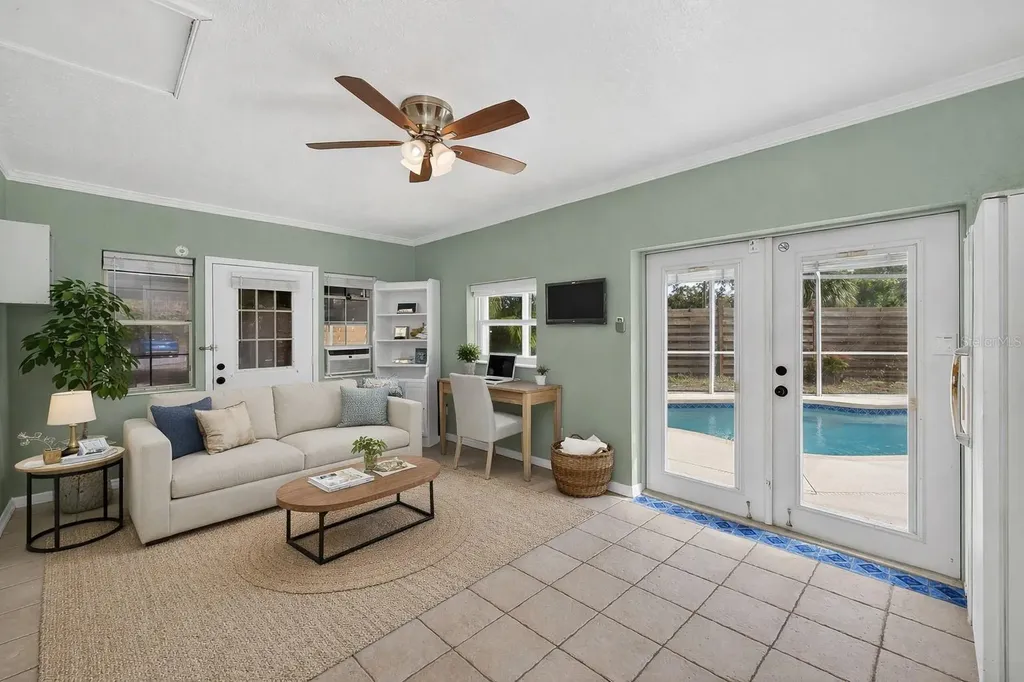 3946 Omega Circle Sarasota FL 34235