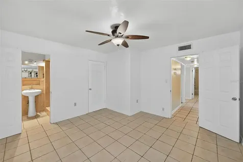 3946 Omega Circle Sarasota FL 34235