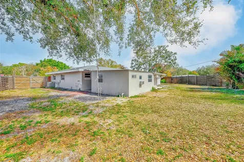 3946 Omega Circle Sarasota FL 34235