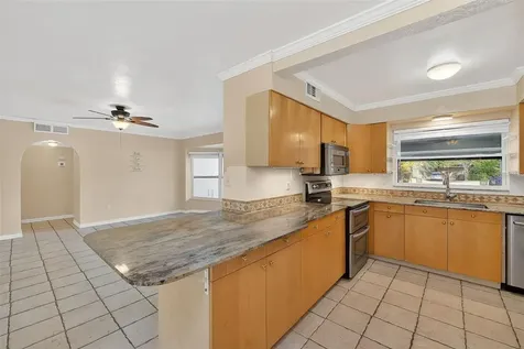 3946 Omega Circle Sarasota FL 34235