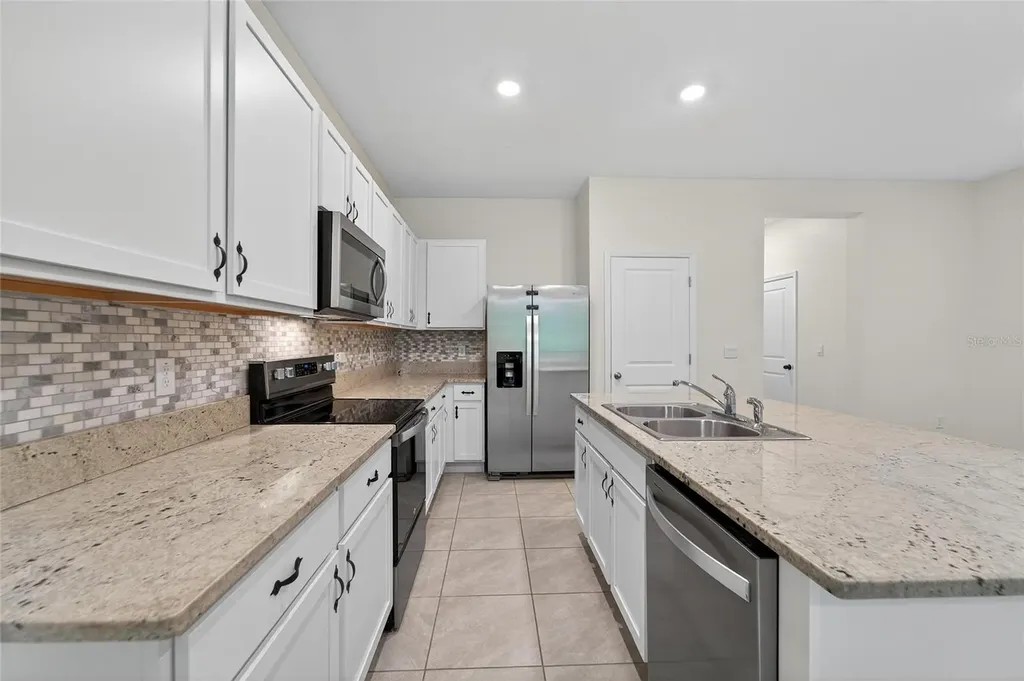 5068 Captain Davis Drive Wimauma FL 33598