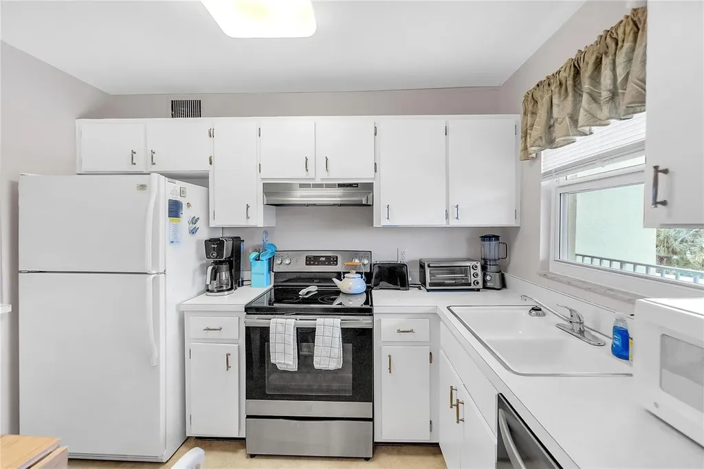 915 Beach Road Sarasota FL 34242