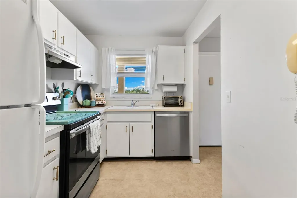 915 Beach Road Sarasota FL 34242