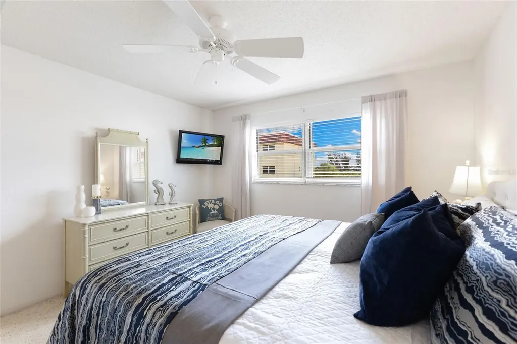 915 Beach Road Sarasota FL 34242