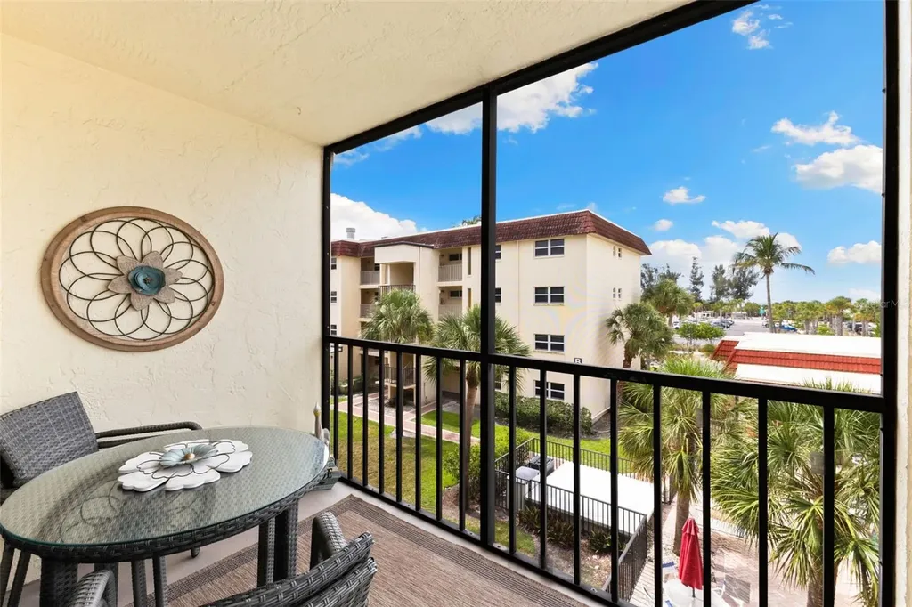 915 Beach Road Sarasota FL 34242