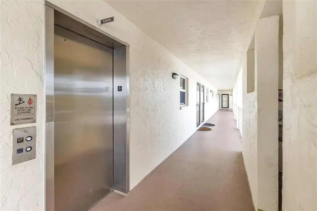 915 Beach Road Sarasota FL 34242