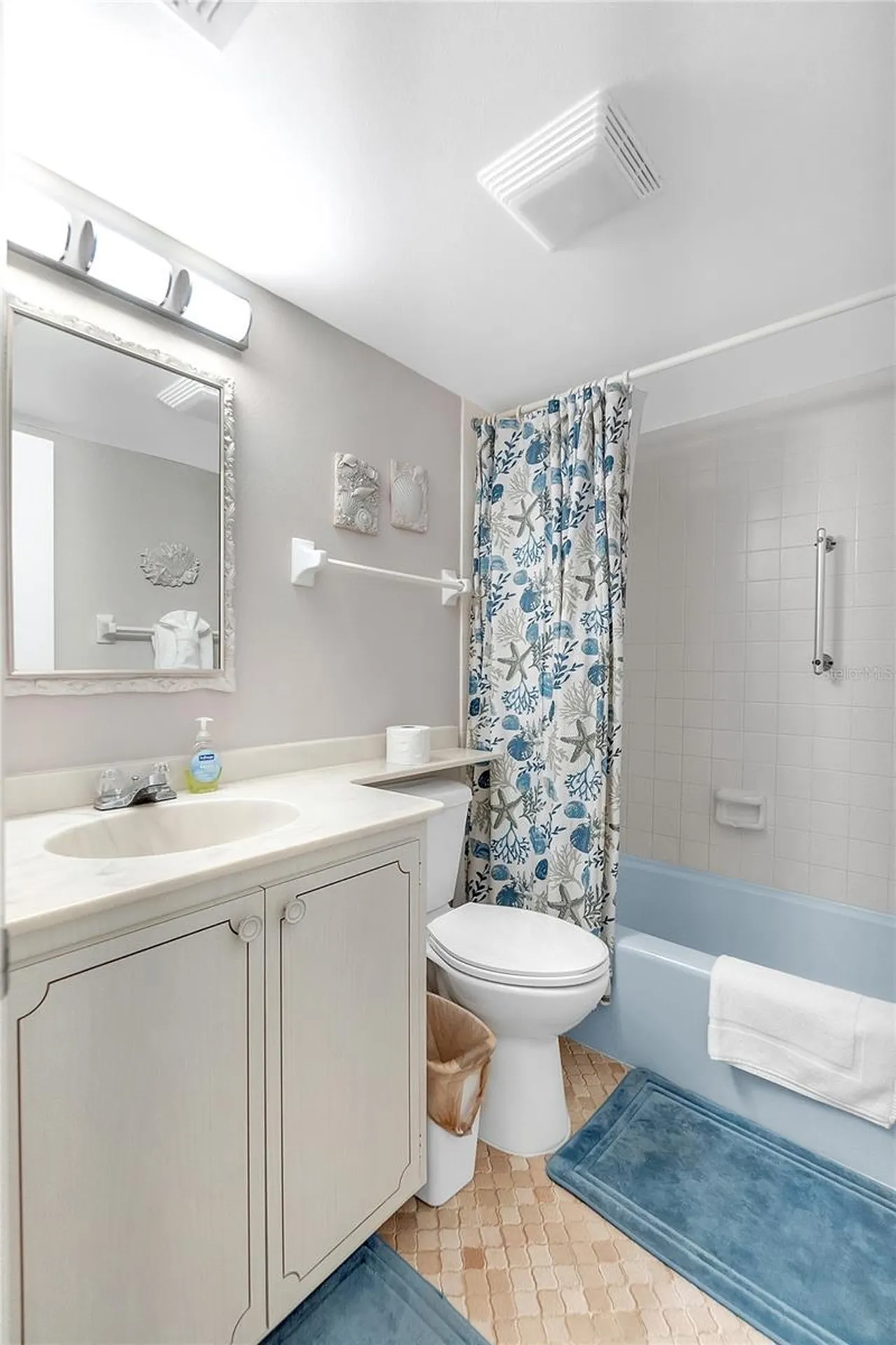 915 Beach Road Sarasota FL 34242