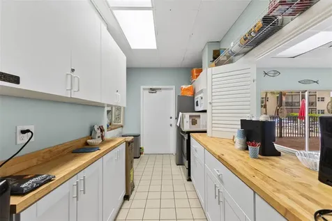 915 Beach Road Sarasota FL 34242