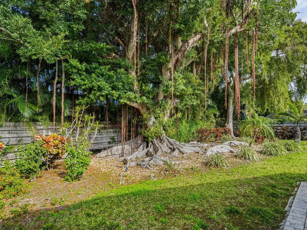 606 Owl Way Sarasota FL 34236