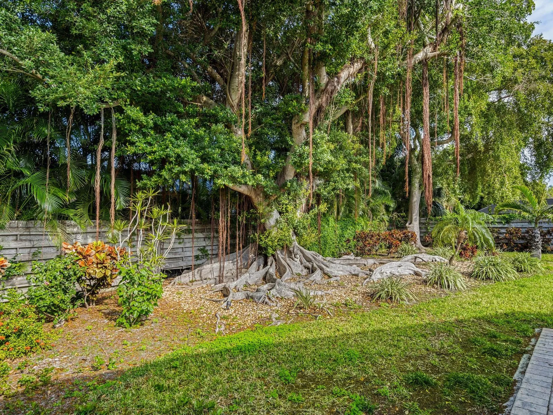 606 Owl Way Sarasota FL 34236