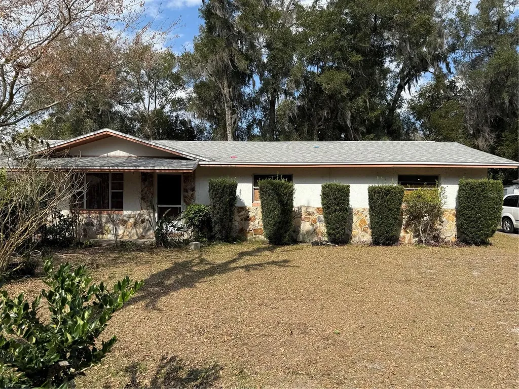 929 E Voorhis Avenue Deland FL 32724