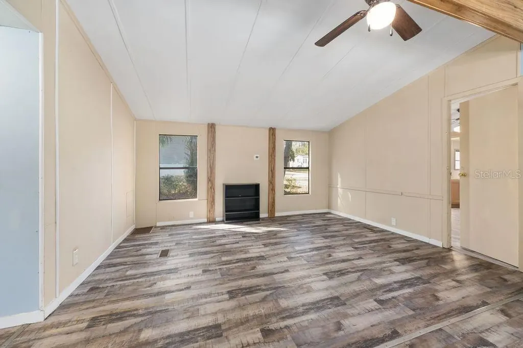 16302 SE 57th Street Ocklawaha FL 32179