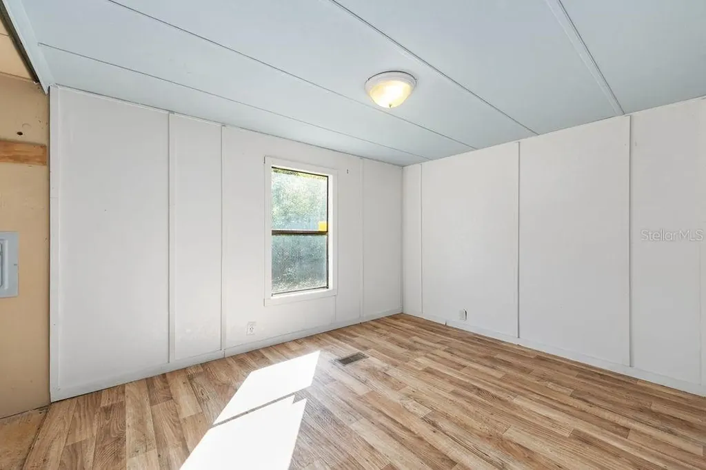 16302 SE 57th Street Ocklawaha FL 32179