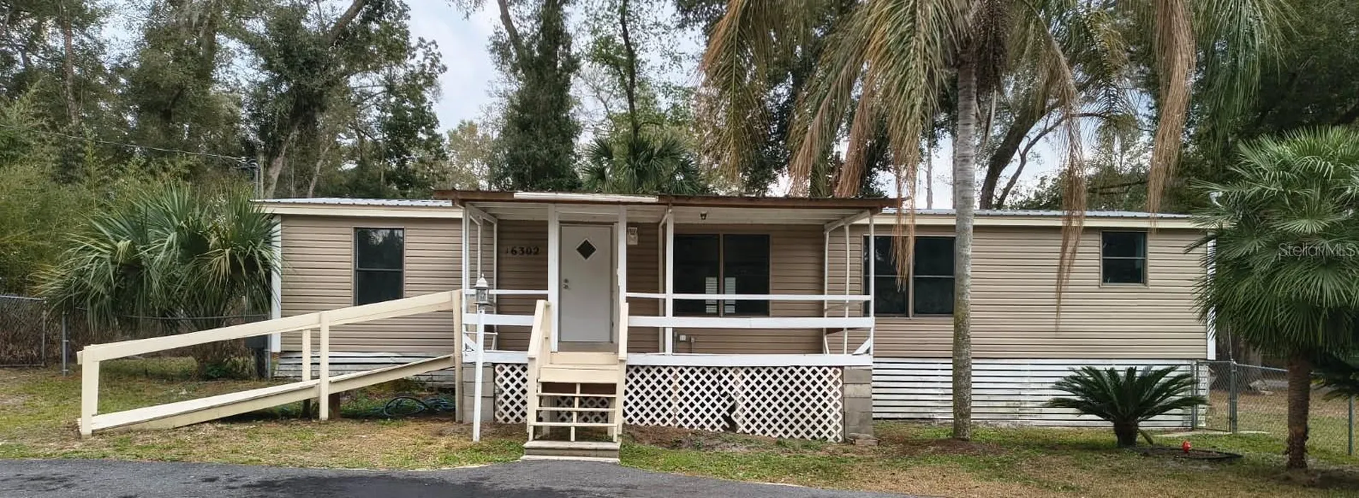 16302 SE 57th Street Ocklawaha FL 32179