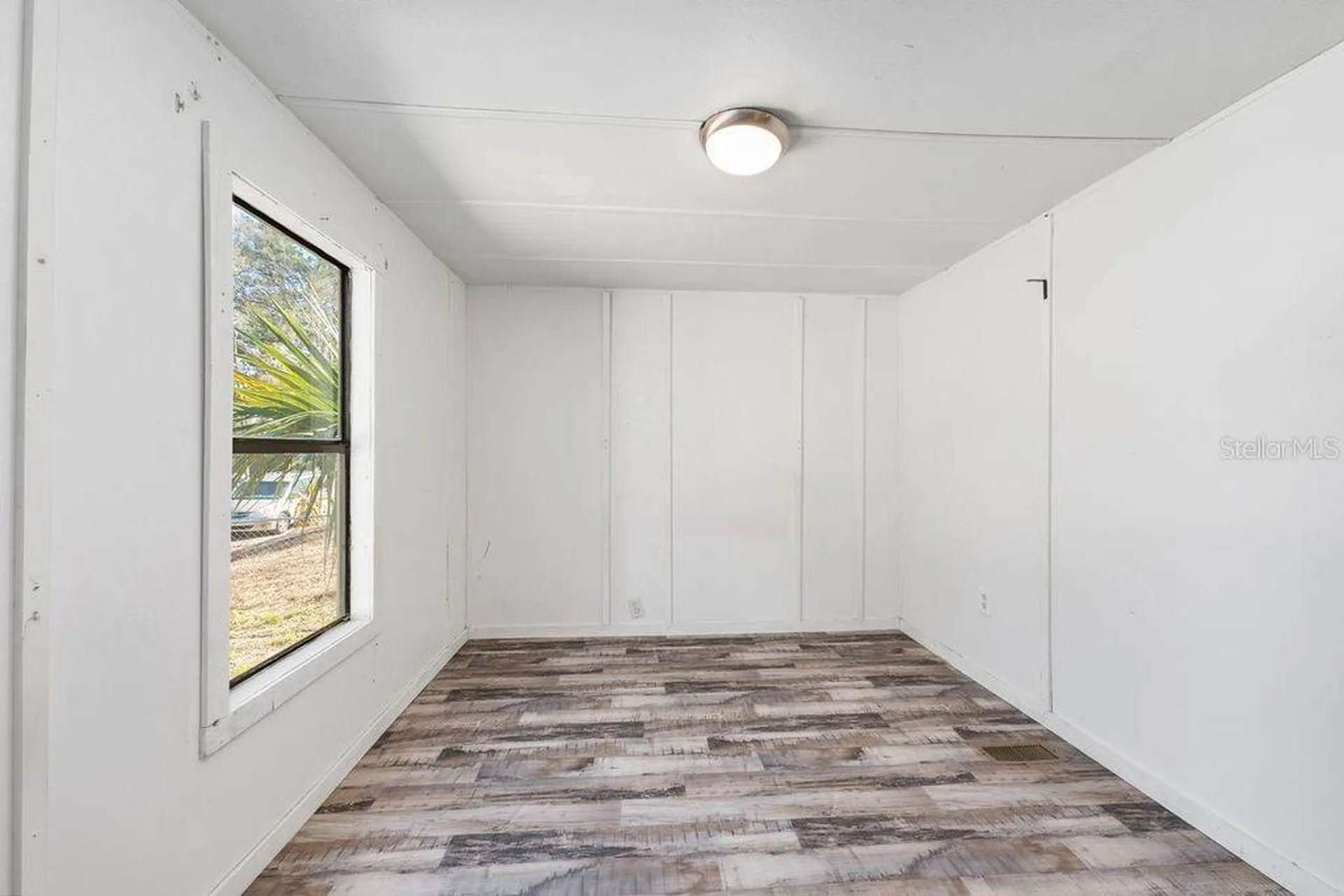 16302 SE 57th Street Ocklawaha FL 32179
