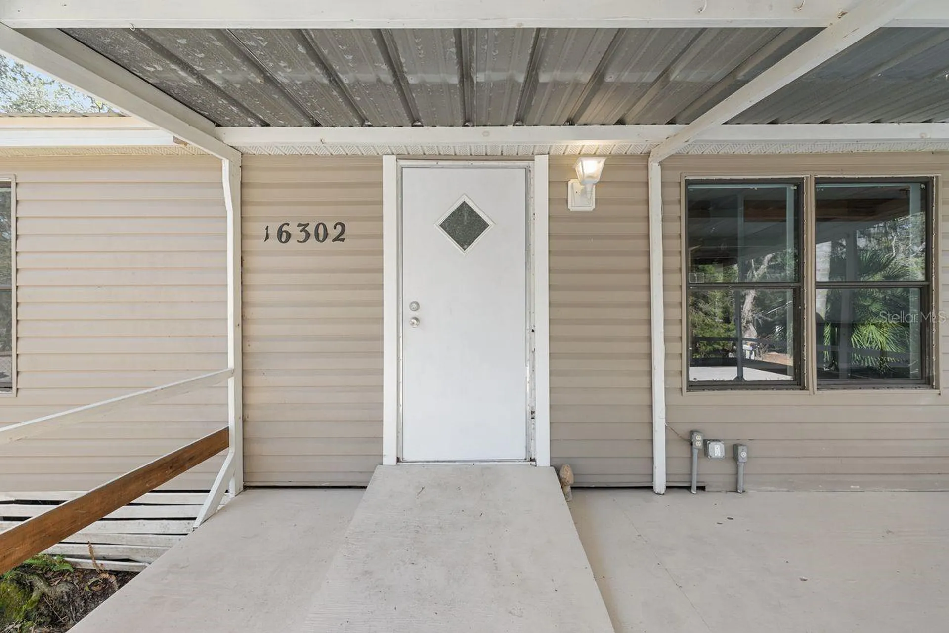 16302 SE 57th Street Ocklawaha FL 32179