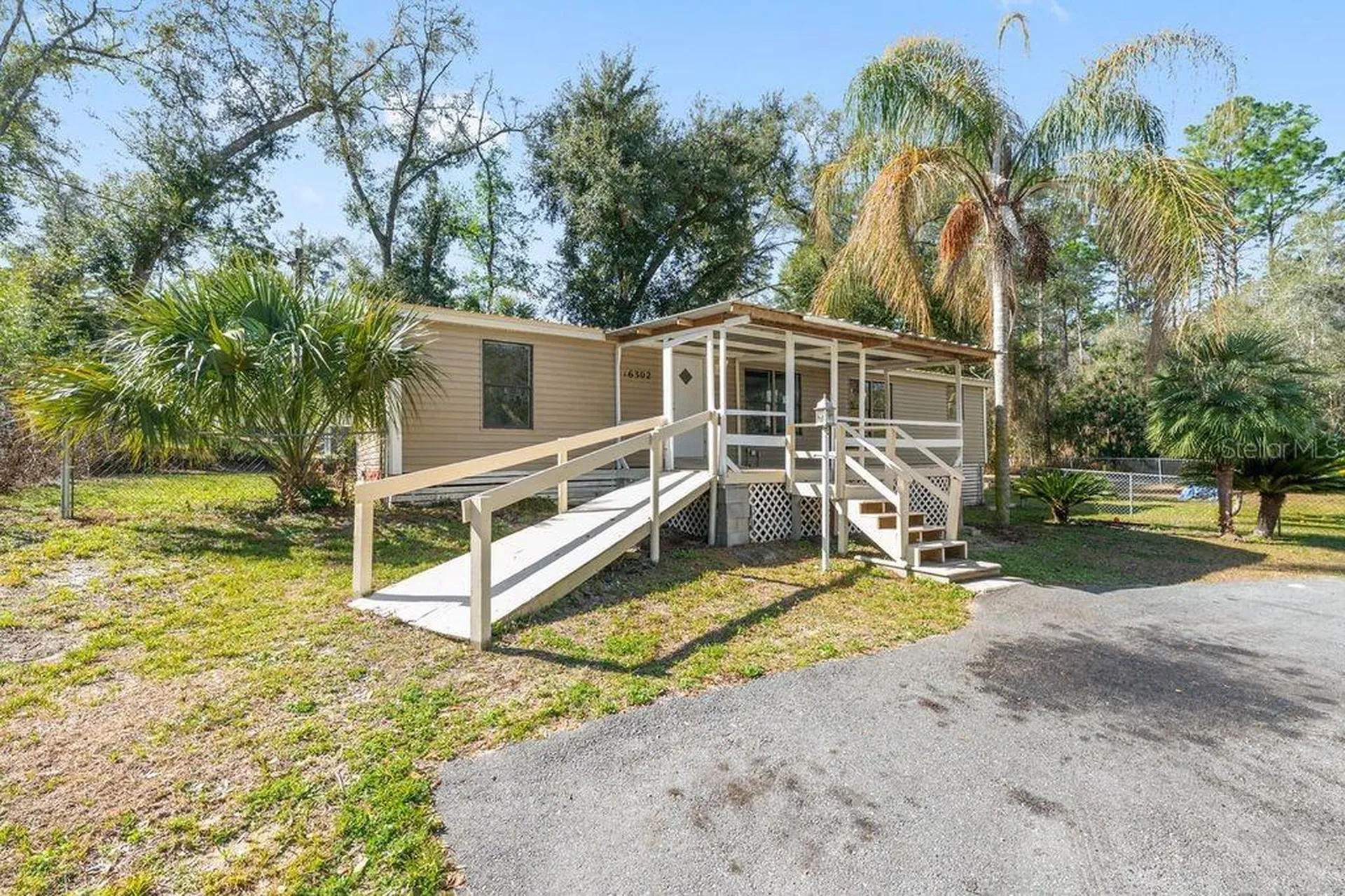 16302 SE 57th Street Ocklawaha FL 32179