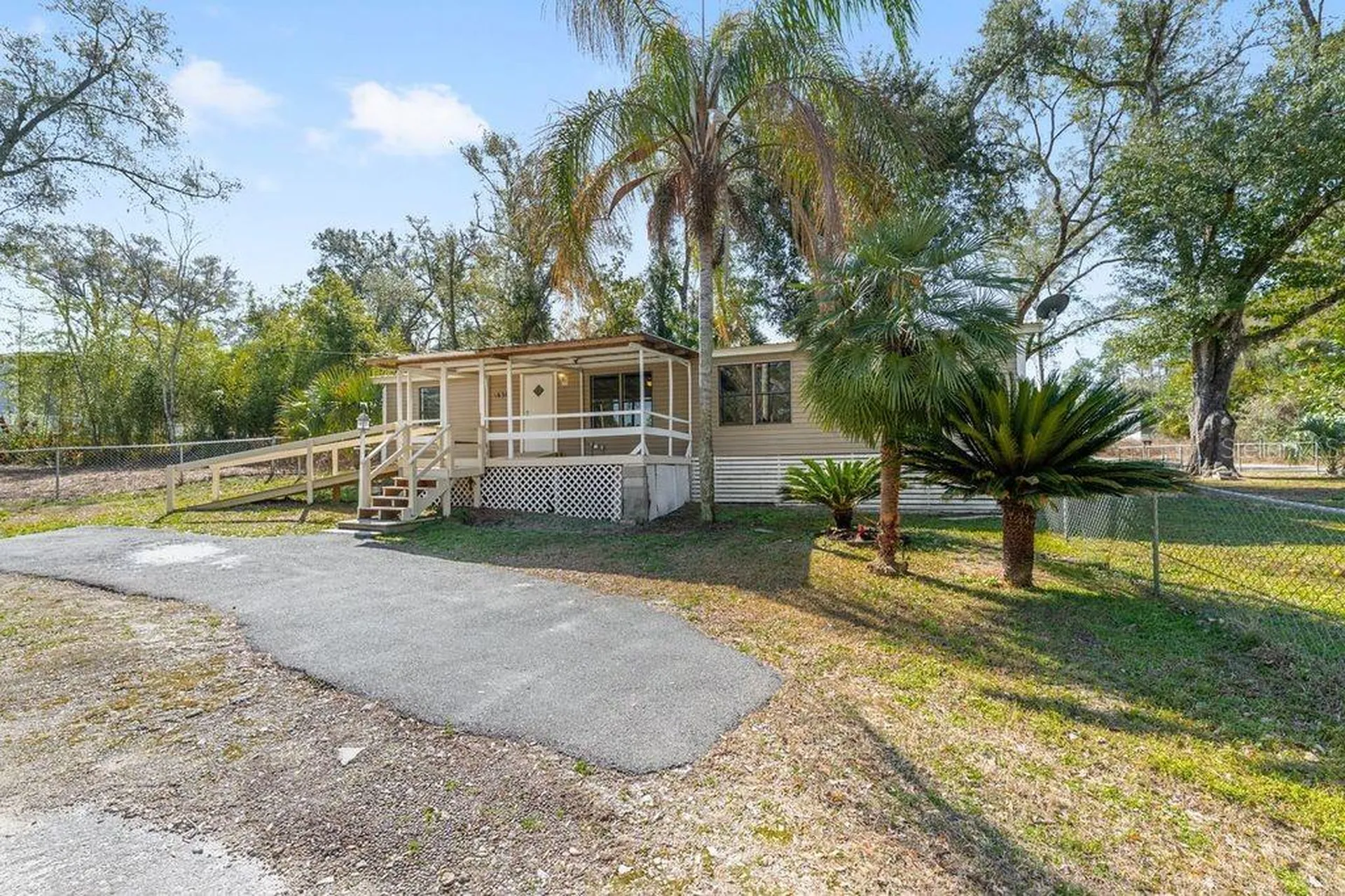 16302 SE 57th Street Ocklawaha FL 32179