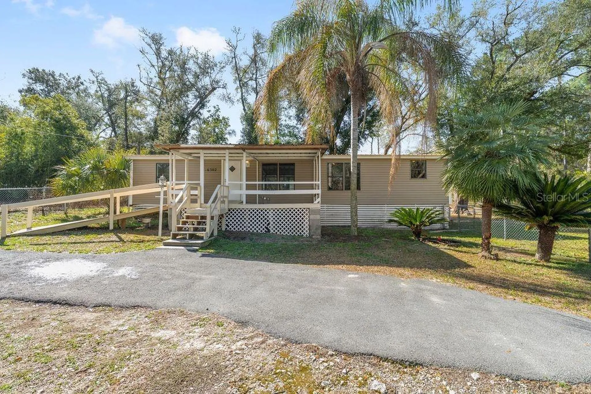 16302 SE 57th Street Ocklawaha FL 32179