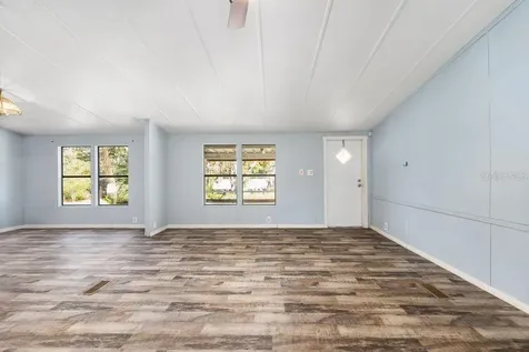 16302 SE 57th Street Ocklawaha FL 32179