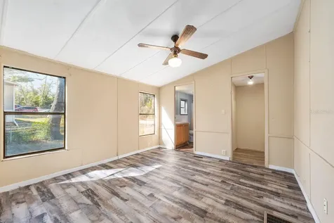 16302 SE 57th Street Ocklawaha FL 32179