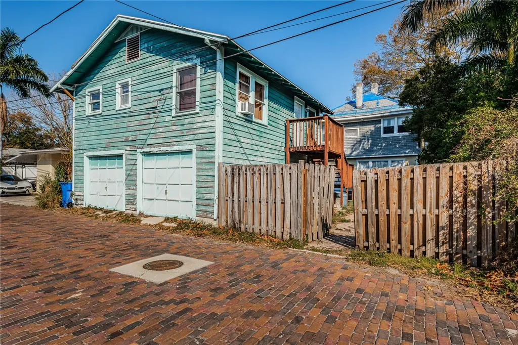 138 10th Avenue NE St Petersburg FL 33701