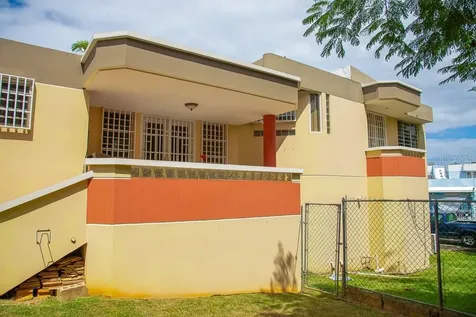 1117 Calle Virginia Barreto Garcia Quebradillas PR 00678