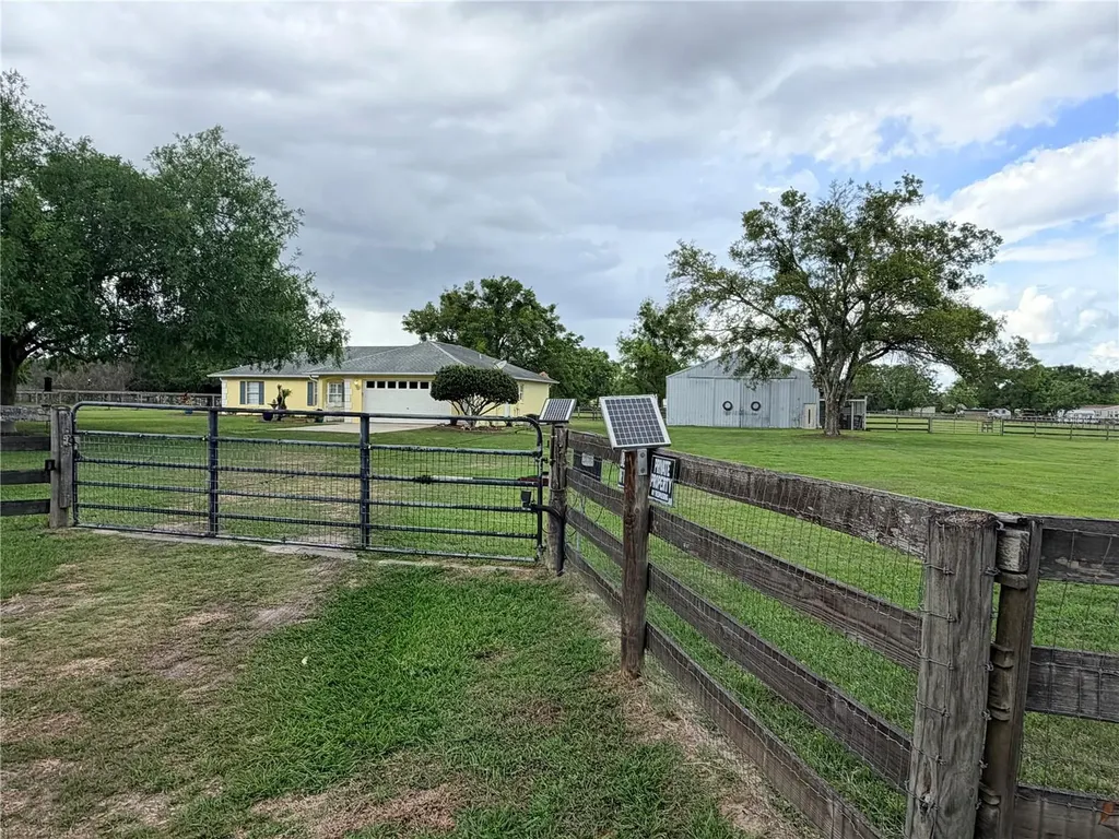 331 SE Highway 42 Summerfield FL 34491