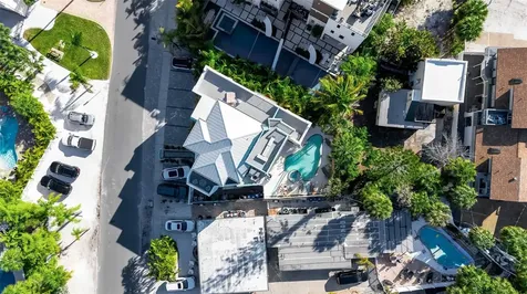 5322 Calle De La Siesta Sarasota FL 34242