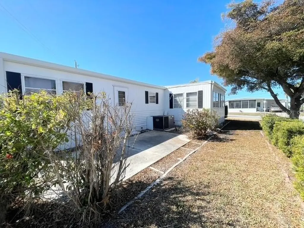 821 Turf Venice FL 34285
