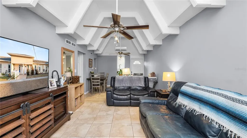4311 Club Circle Lakeshore FL 33854
