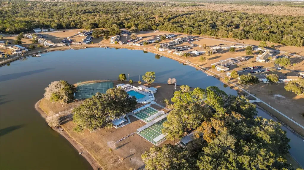 4311 Club Circle Lakeshore FL 33854