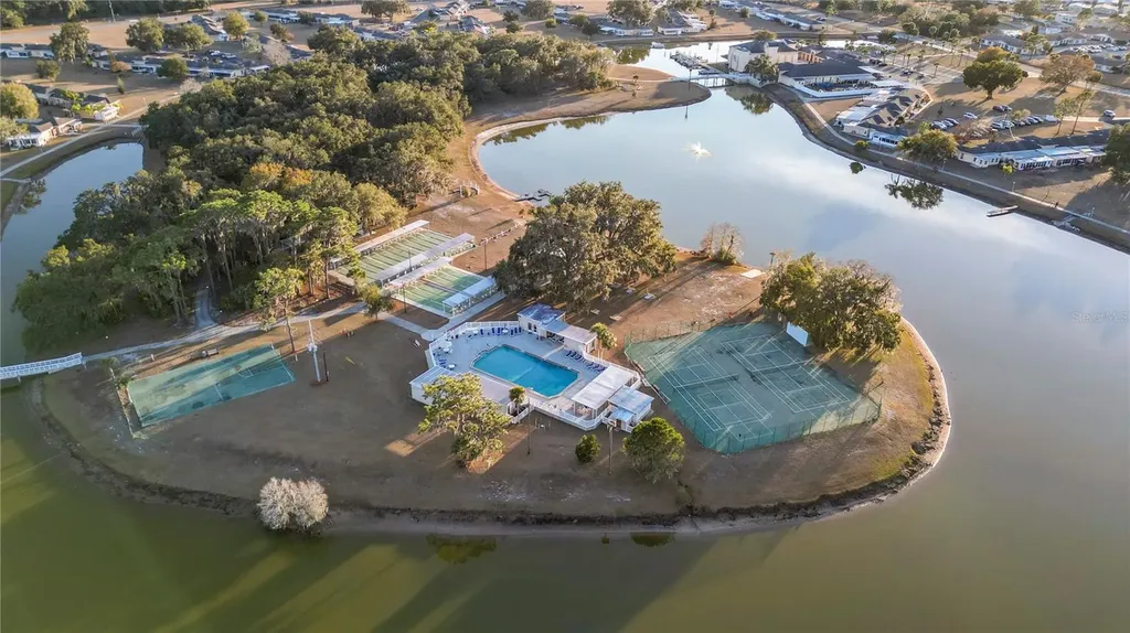 4311 Club Circle Lakeshore FL 33854