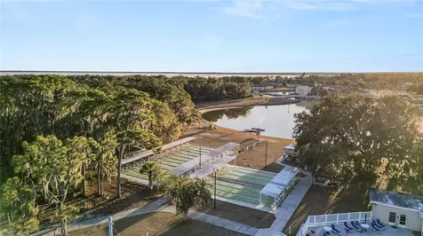 4311 Club Circle Lakeshore FL 33854