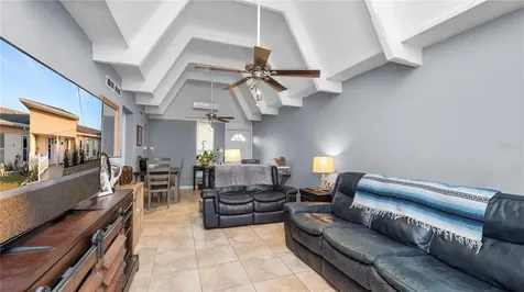 4311 Club Circle Lakeshore FL 33854