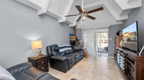 4311 Club Circle Lakeshore FL 33854
