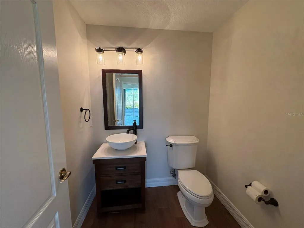 5205 Far Oak Circle Sarasota FL 34238
