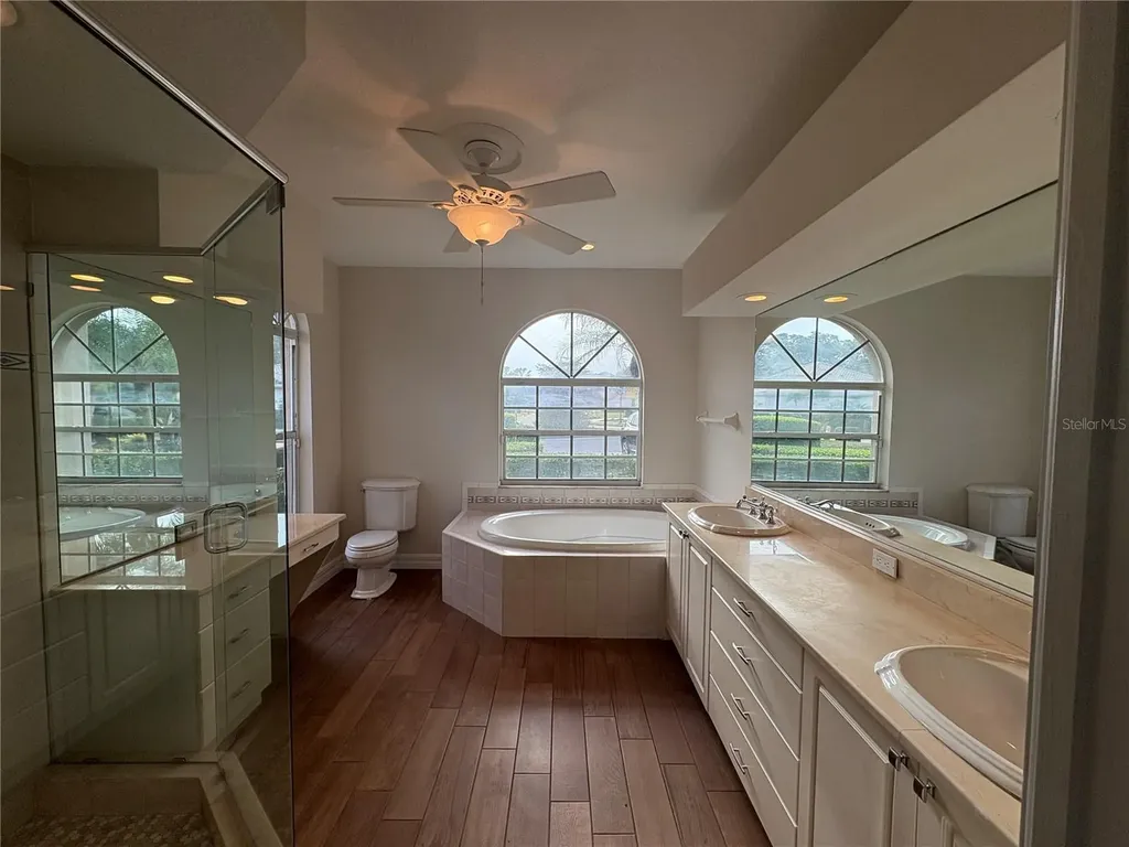 5205 Far Oak Circle Sarasota FL 34238