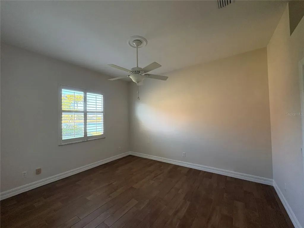5205 Far Oak Circle Sarasota FL 34238
