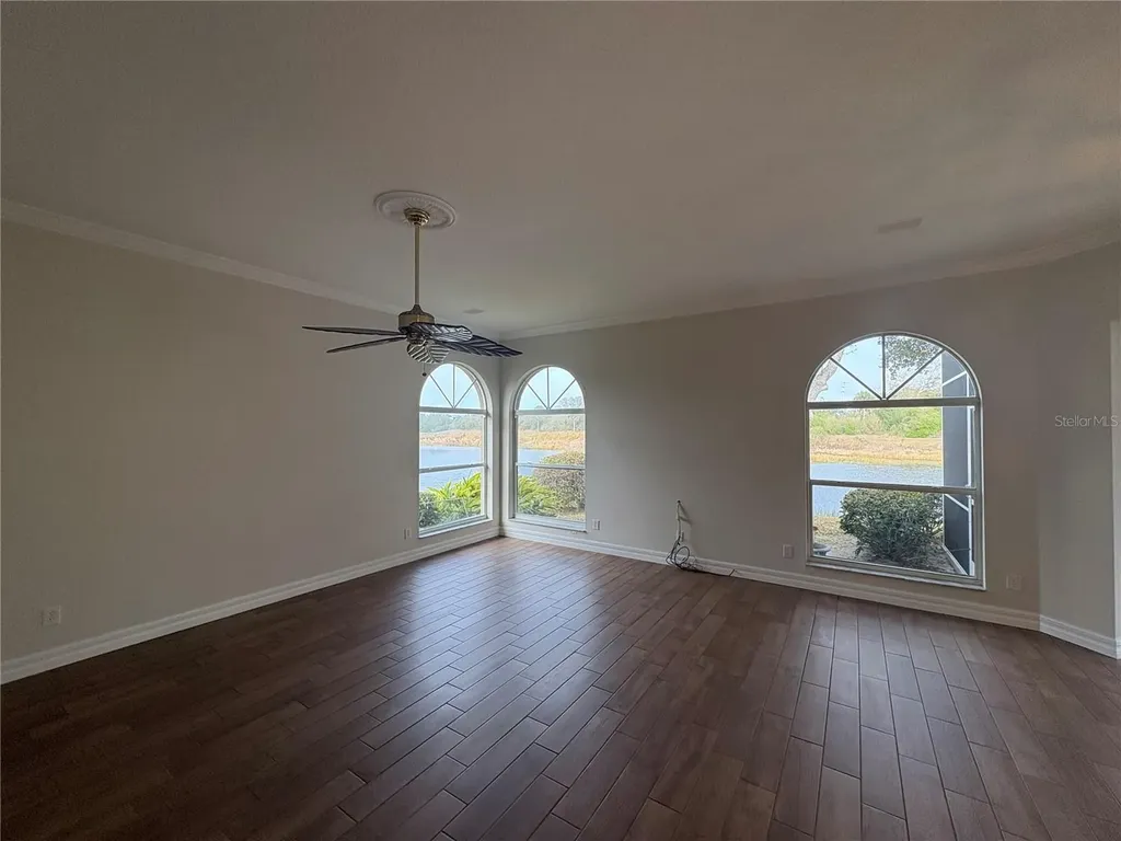 5205 Far Oak Circle Sarasota FL 34238