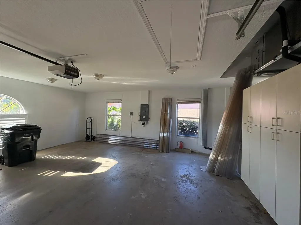 5205 Far Oak Circle Sarasota FL 34238